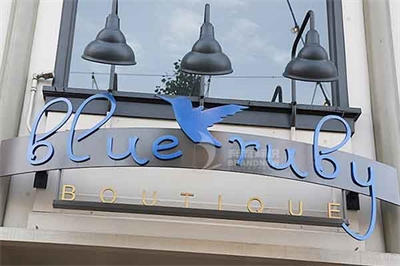 樓頂發(fā)光字對企業(yè)的影響